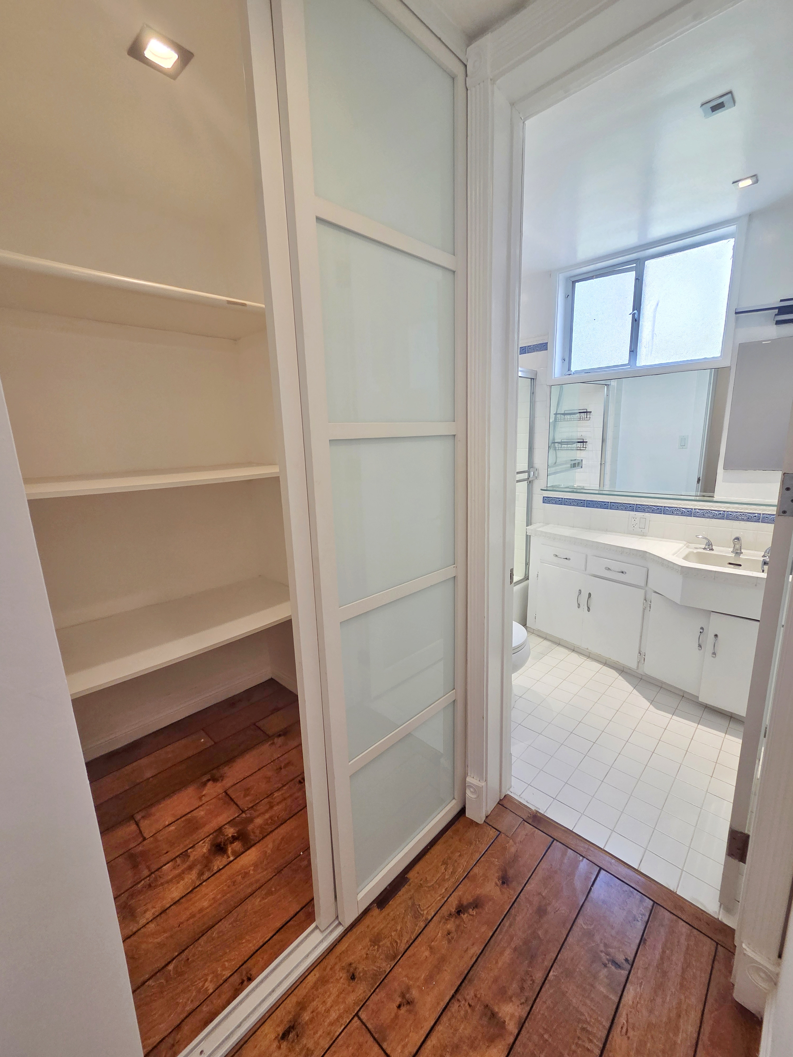 One bedroom and 2 min walk from the panoramic ocean views — 142 B San Vicente Blvd, Santa Monica, 90402 — 1 bed, 1 bath, 670 sqft — for lease — photo 7